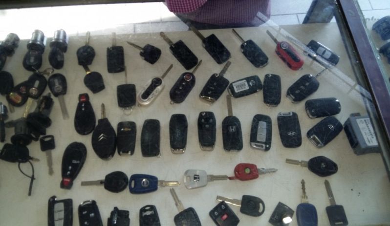 Chave para Carros na Floresta - Chaveiro de Chave Automotiva